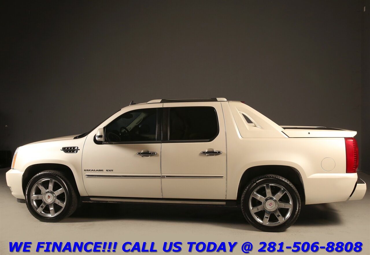 2011 Cadillac Escalade 2011 EXT Premium AWD NAV DVD SUN CAMERA 85K MLS - Photo 4 - Houston, TX 77031