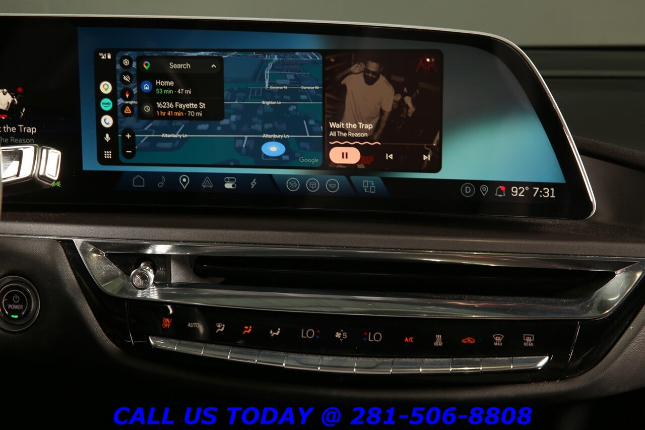 2024 Cadillac LYRIQ 2024 Tech CARPLAY PANO ADAPTcruise 18K Mi - Photo 17 - Houston, TX 77031