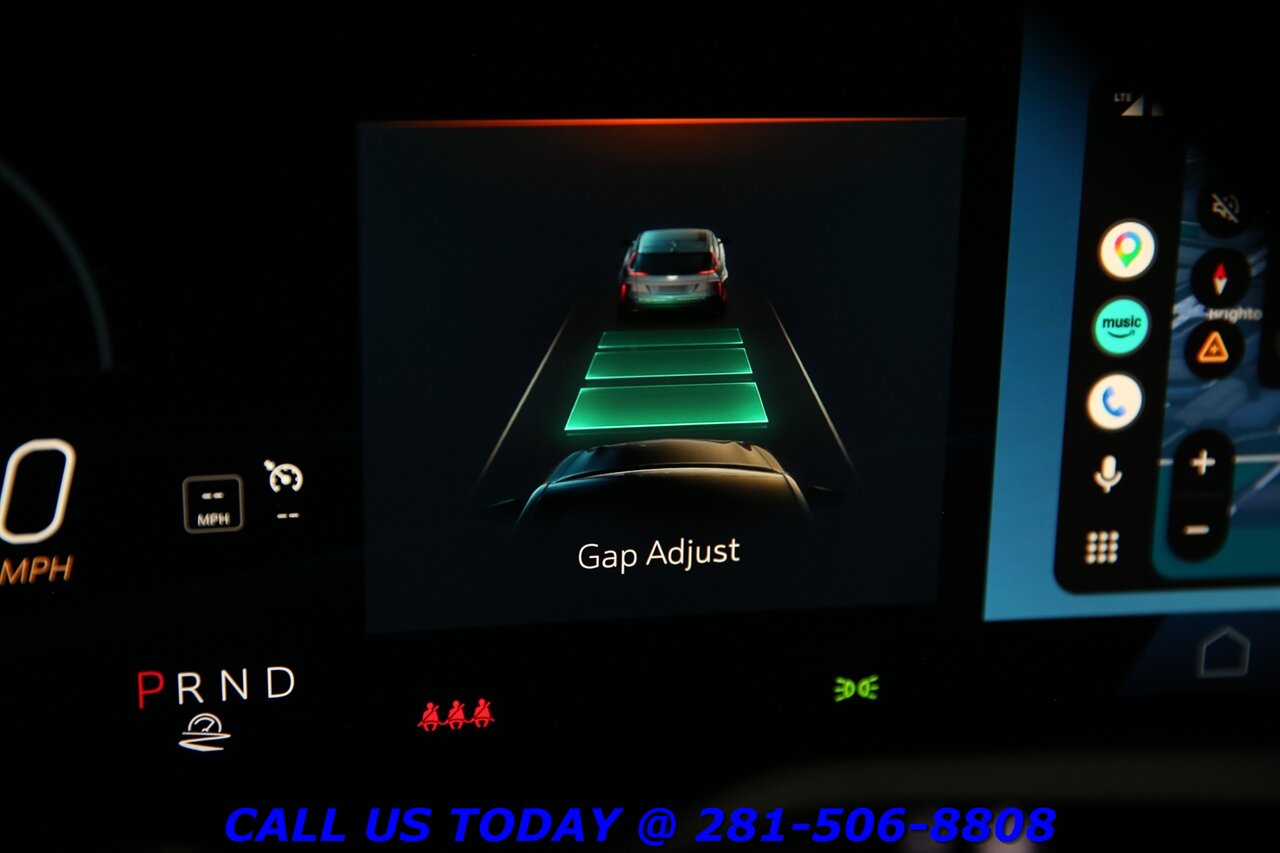 2024 Cadillac LYRIQ 2024 Tech CARPLAY PANO ADAPTcruise 18K Mi - Photo 16 - Houston, TX 77031