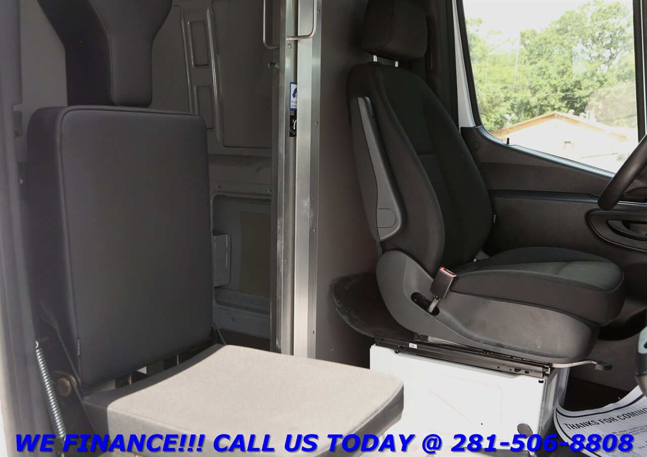 2020 Mercedes-Benz Sprinter 2020 2500 CARGO VAN HIGH ROOF BLIND CAMERA 10K MLS   - Photo 21 - Houston, TX 77031