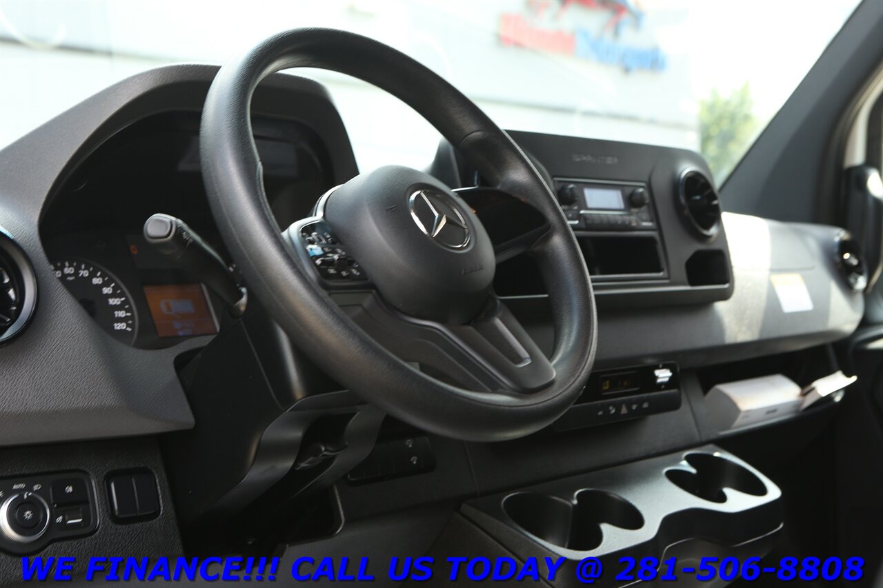 2020 Mercedes-Benz Sprinter 2020 2500 CARGO VAN HIGH ROOF BLIND CAMERA 10K MLS   - Photo 12 - Houston, TX 77031
