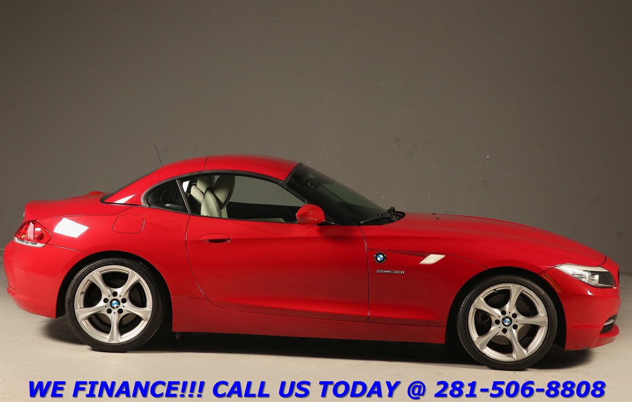 2011 BMW Z4 2011 sDrive30i PREM SPORT PKG HEATSEAT WOOD   - Photo 27 - Houston, TX 77031