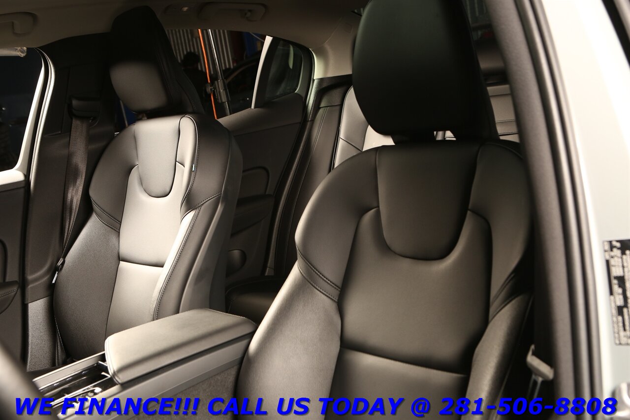 2025 Volvo S60 2025 B5 Core NAV PANO CARPLAY BLIND HEATSEAT 7K   - Photo 12 - Houston, TX 77031