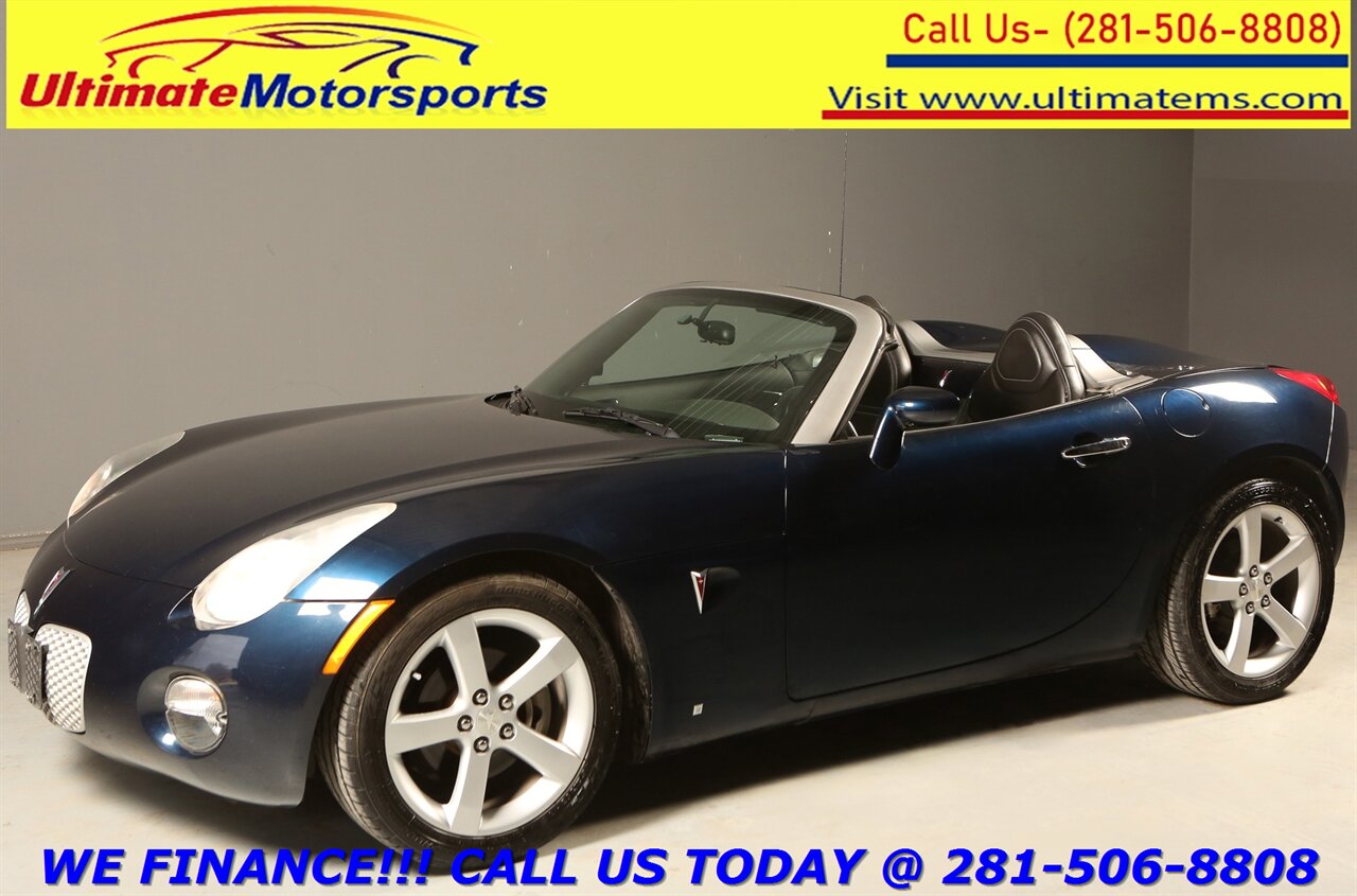 2006 Pontiac Solstice 2006 CONVERTIBLE MANUAL 5-SPEED LEATHER   - Photo 1 - Houston, TX 77031