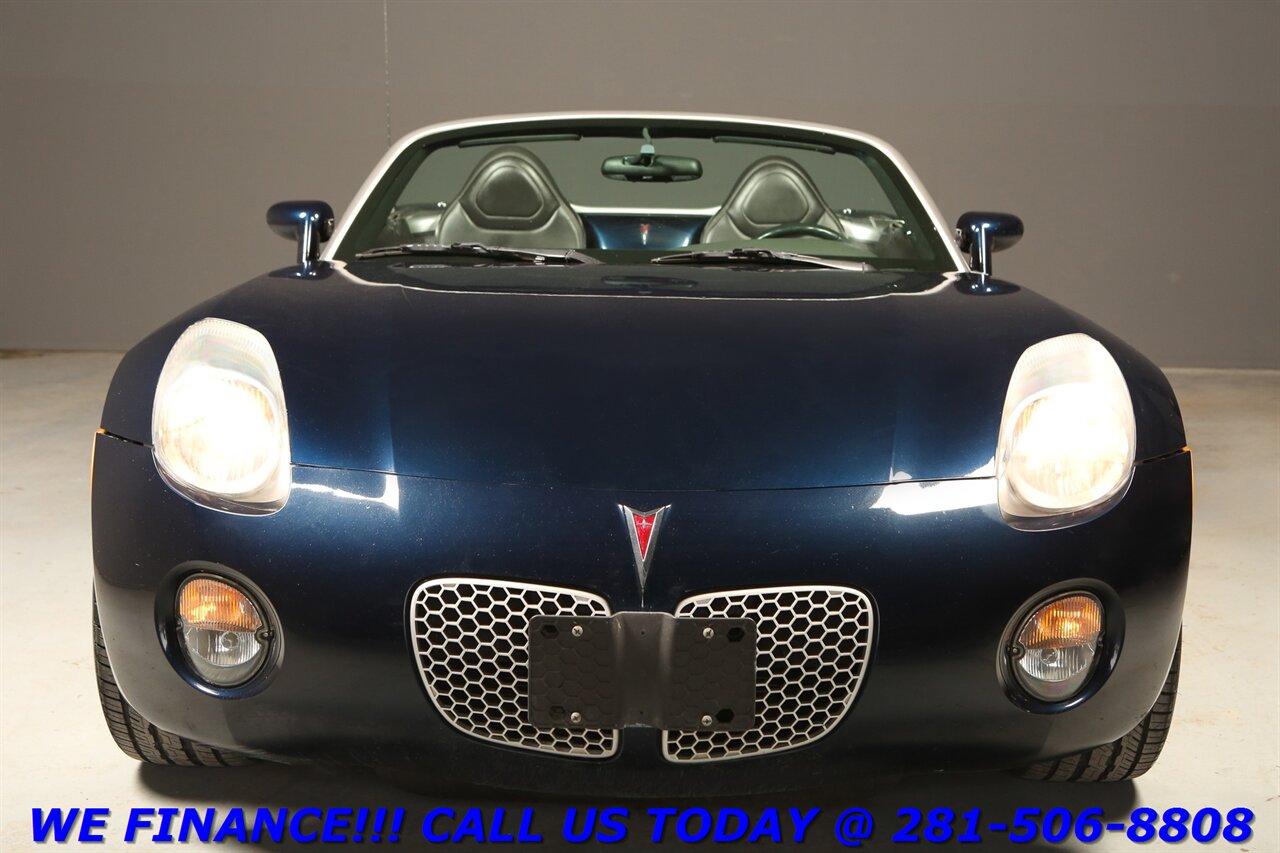 2006 Pontiac Solstice 2006 CONVERTIBLE MANUAL 5-SPEED LEATHER   - Photo 8 - Houston, TX 77031