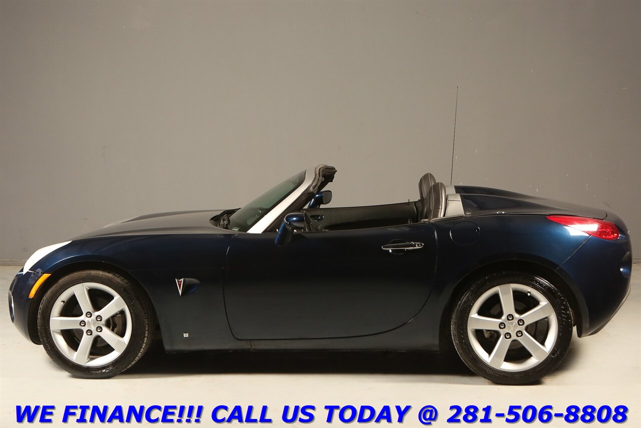 2006 Pontiac Solstice 2006 CONVERTIBLE MANUAL 5-SPEED LEATHER   - Photo 3 - Houston, TX 77031