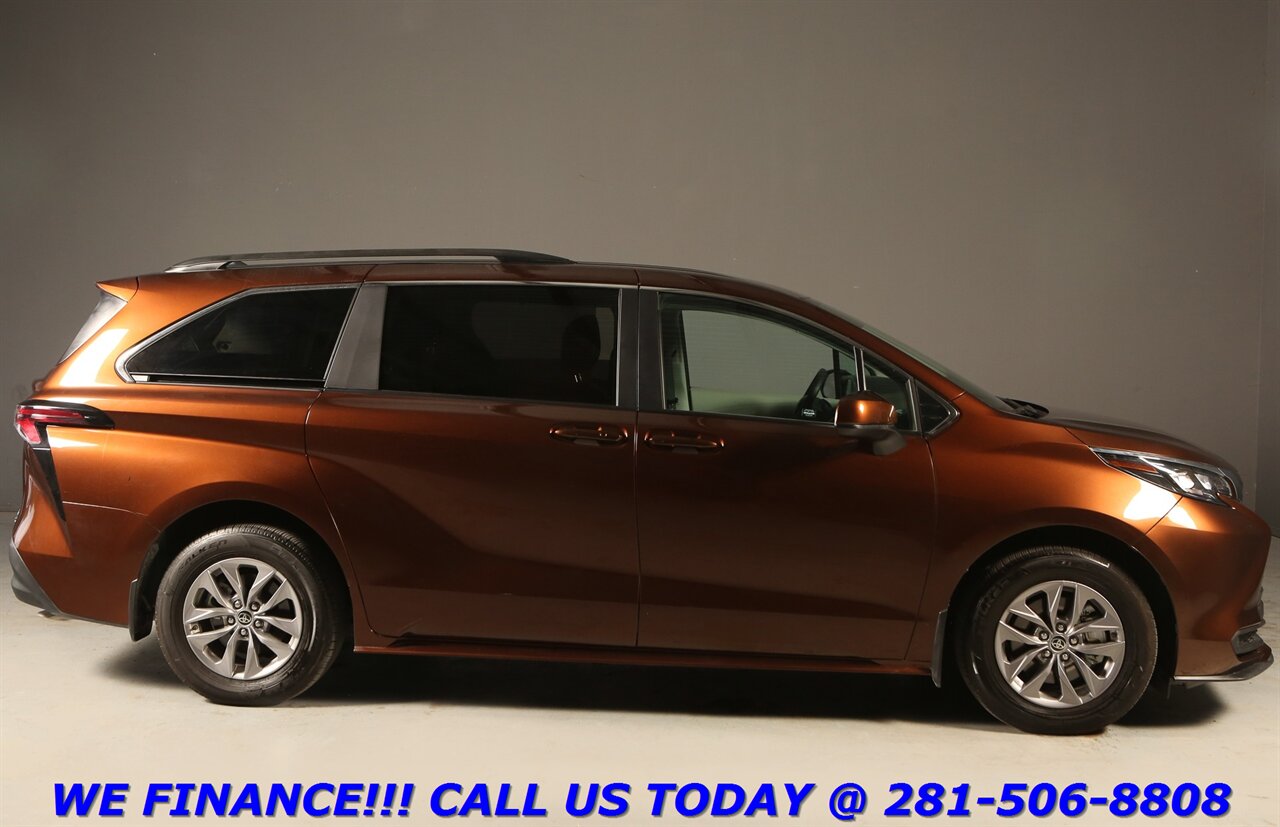 2024 Toyota Sienna 2024 LE+ Hybrid 8PASS BLIND RADAR CRUISE 6K MILES - Photo 7 - Houston, TX 77031