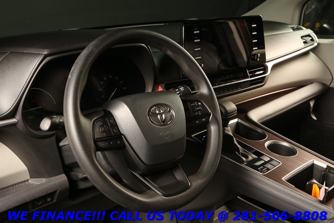 2024 Toyota Sienna 2024 LE+ Hybrid 8PASS BLIND RADAR CRUISE 6K MILES - Photo 11 - Houston, TX 77031