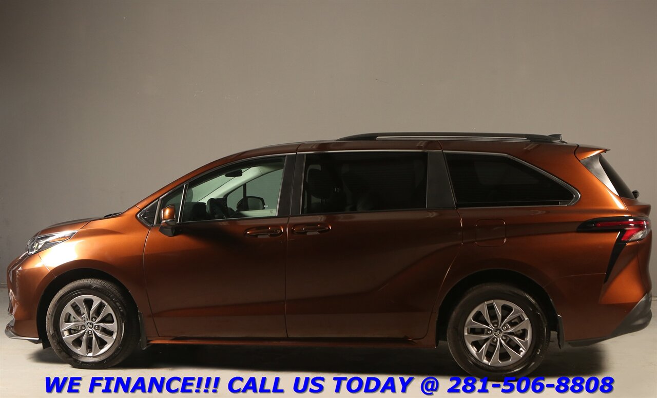 2024 Toyota Sienna 2024 LE+ Hybrid 8PASS BLIND RADAR CRUISE 6K MILES - Photo 4 - Houston, TX 77031