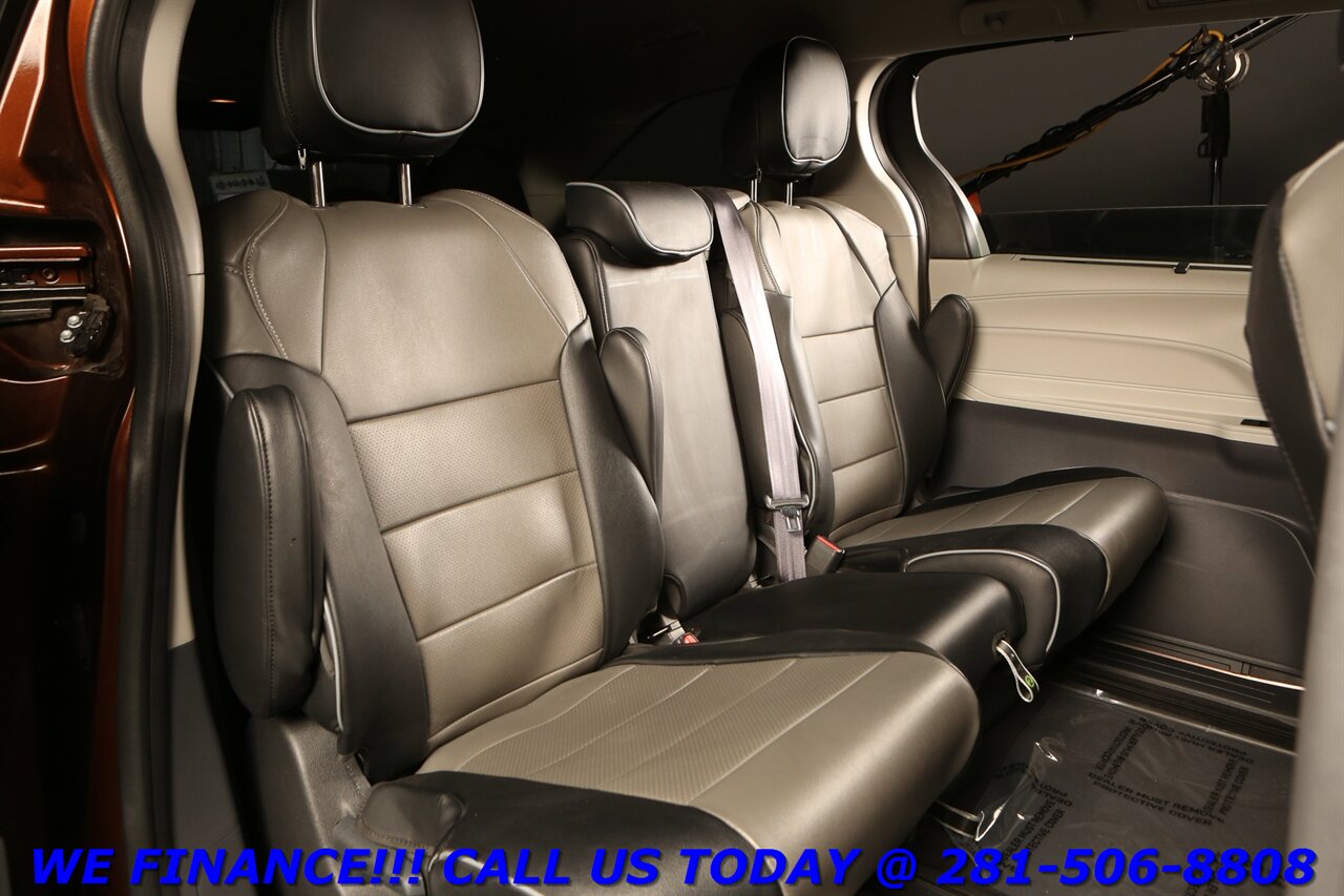 2024 Toyota Sienna 2024 LE+ Hybrid 8PASS BLIND RADAR CRUISE 6K MILES - Photo 22 - Houston, TX 77031