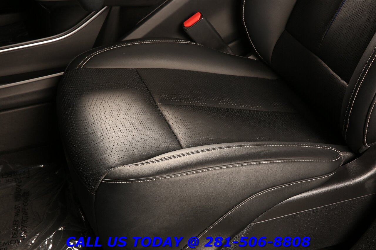 2024 Cadillac LYRIQ 2024 Sport NAV CARPLAY PANO SELFADAPTCRUISE 31K Mi - Photo 13 - Houston, TX 77031