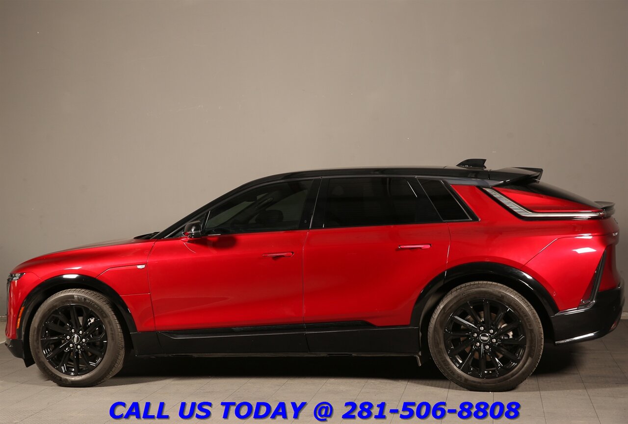 2024 Cadillac LYRIQ 2024 Sport NAV CARPLAY PANO SELFADAPTCRUISE 31K Mi - Photo 5 - Houston, TX 77031