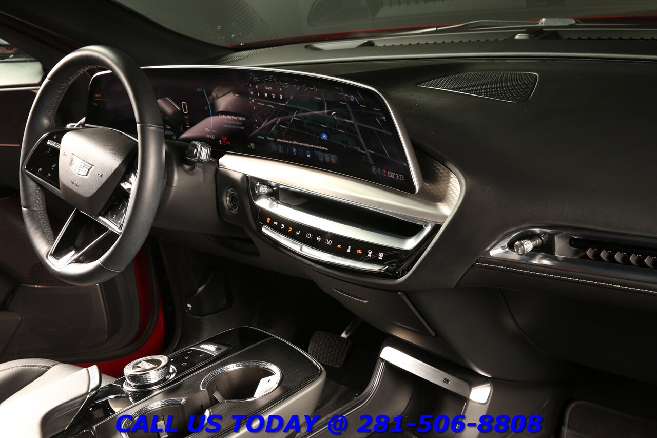 2024 Cadillac LYRIQ 2024 Sport NAV CARPLAY PANO SELFADAPTCRUISE 31K Mi - Photo 19 - Houston, TX 77031