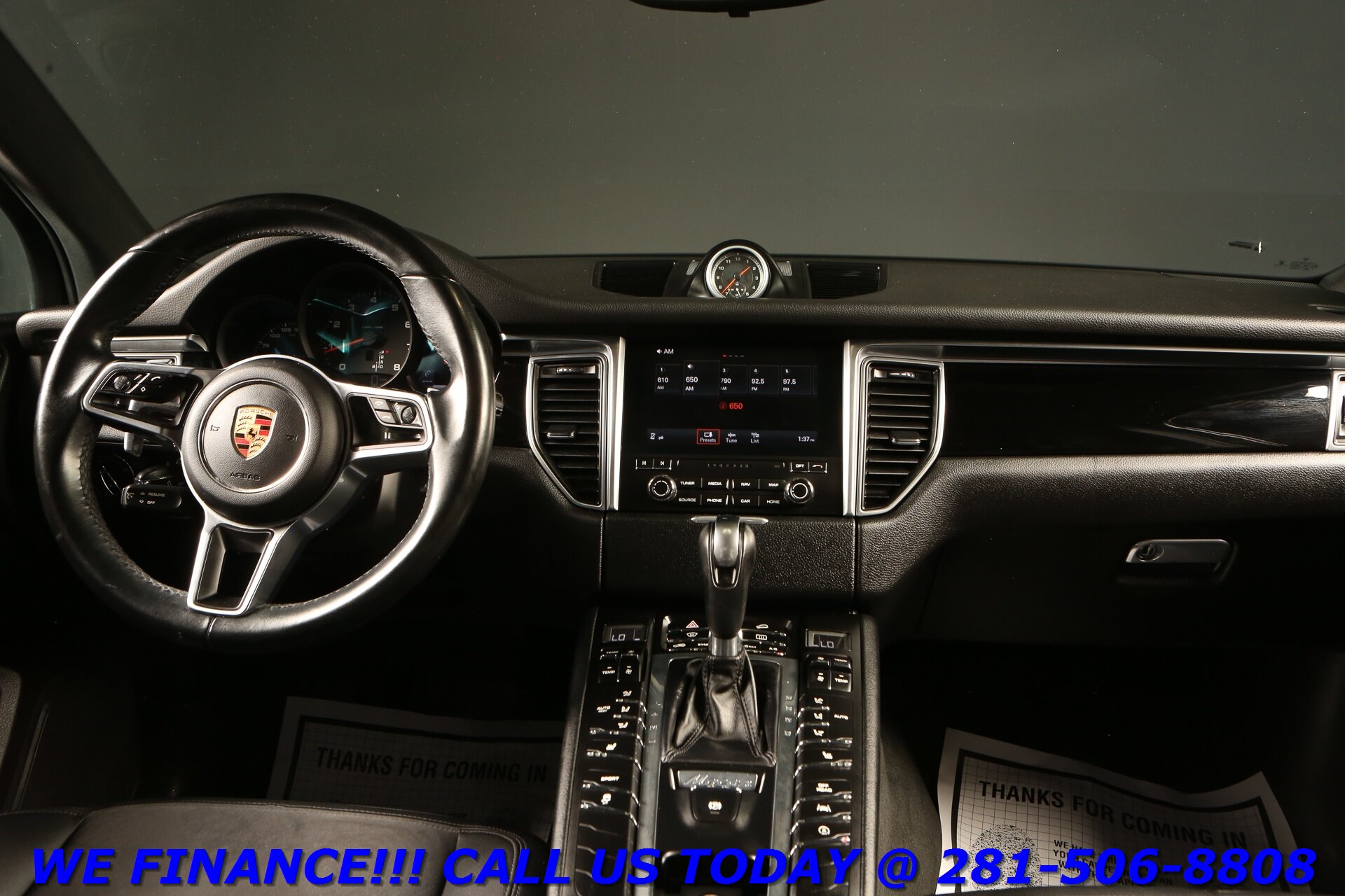 2017 Porsche Macan photo 2
