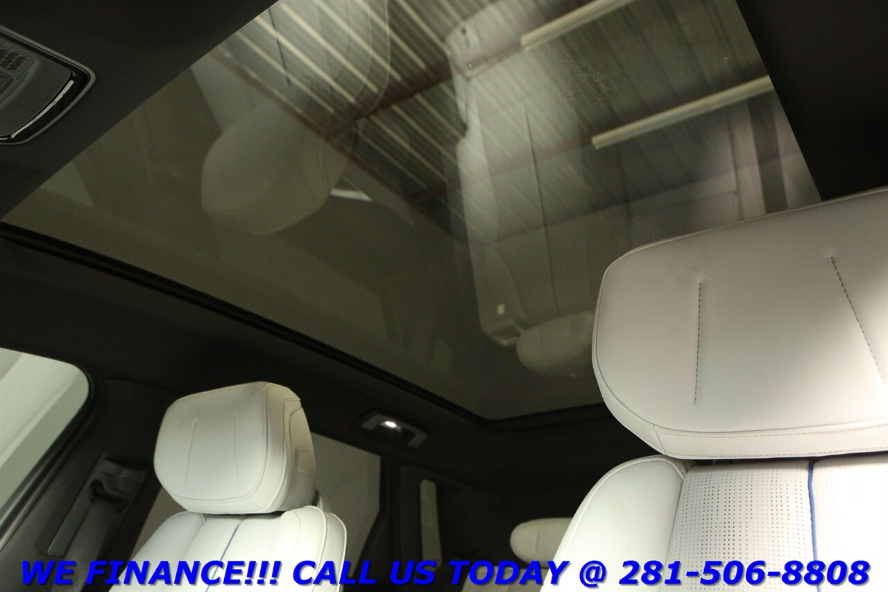 2024 Cadillac LYRIQ 2024 Luxury 1 AWD NAV PANO ADAPT BLIND 13K MLS   - Photo 11 - Houston, TX 77031