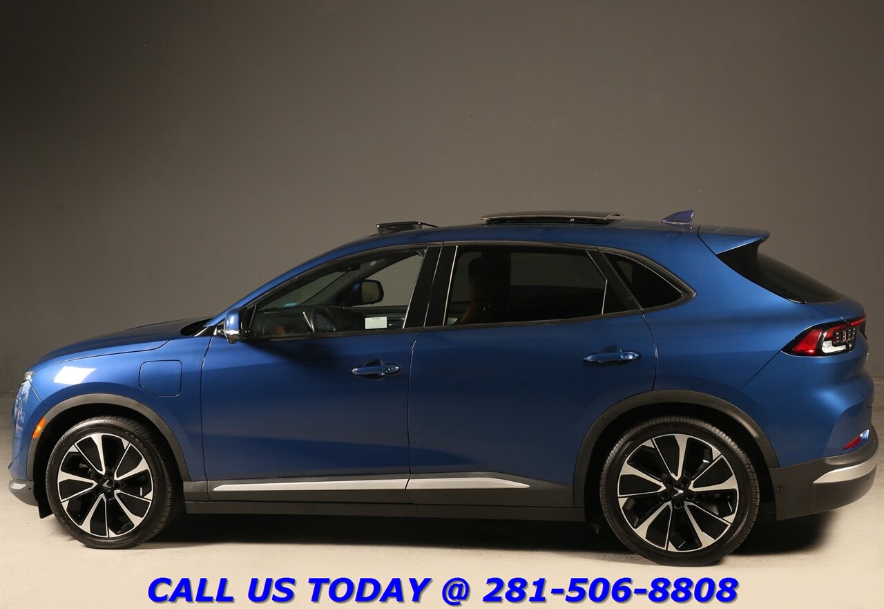 2023 VinFast VF8 2023 Plus AWD NAV HUD PANO 360 ADAPT BLIND 16K MLS   - Photo 4 - Houston, TX 77031