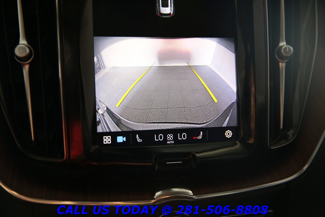 2023 Volvo XC60 Recharge Plug-In T8 Plus Bright AWD NAV PANO PILOT ASSIST CRUISE - Photo 16 - Houston, TX 77031