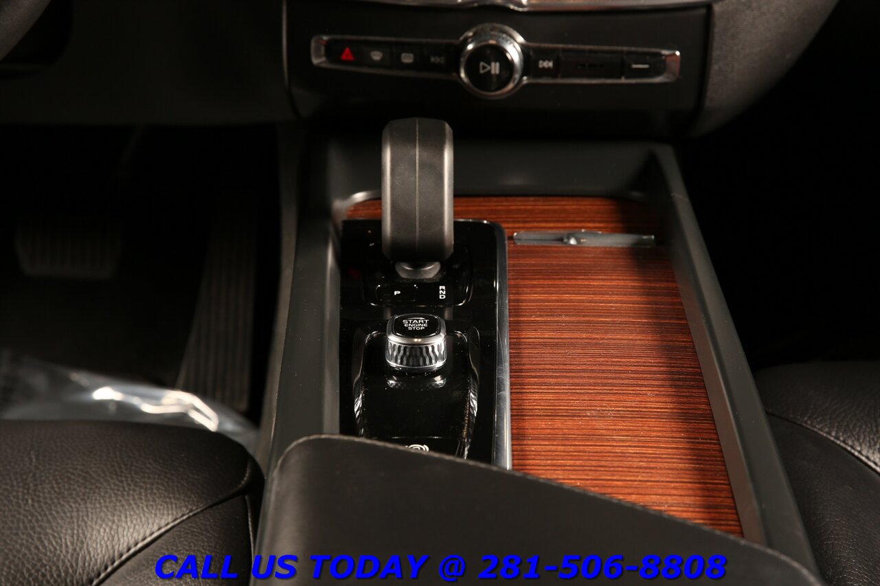2023 Volvo XC60 Recharge Plug-In T8 Plus Bright AWD NAV PANO PILOT ASSIST CRUISE - Photo 18 - Houston, TX 77031