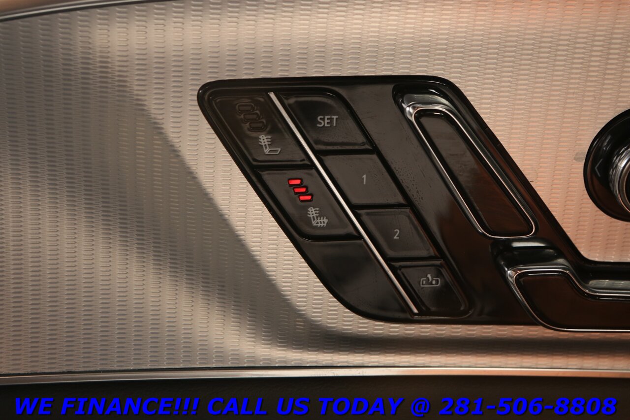 2024 Cadillac LYRIQ 2024 Tech NAV PANO ADAPT BLIND CAMERA 16K MLS - Photo 10 - Houston, TX 77031