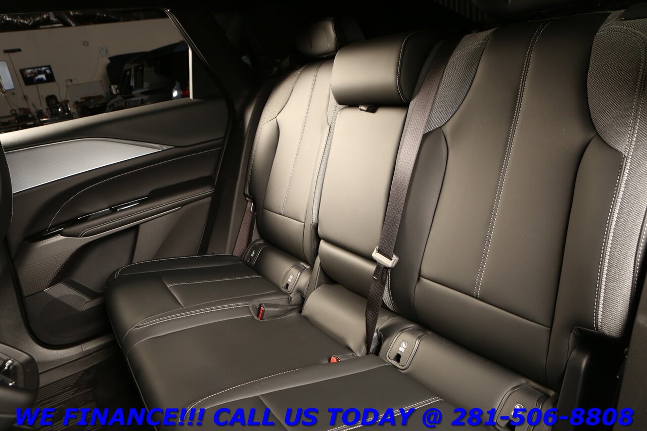 2024 Cadillac LYRIQ 2024 Tech NAV PANO ADAPT BLIND CAMERA 16K MLS - Photo 23 - Houston, TX 77031