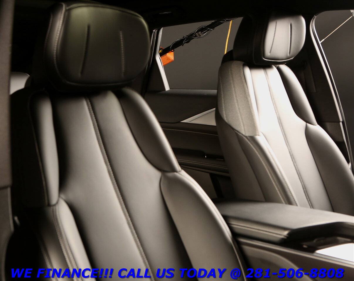 2024 Cadillac LYRIQ 2024 Tech NAV PANO ADAPT BLIND CAMERA 16K MLS - Photo 21 - Houston, TX 77031