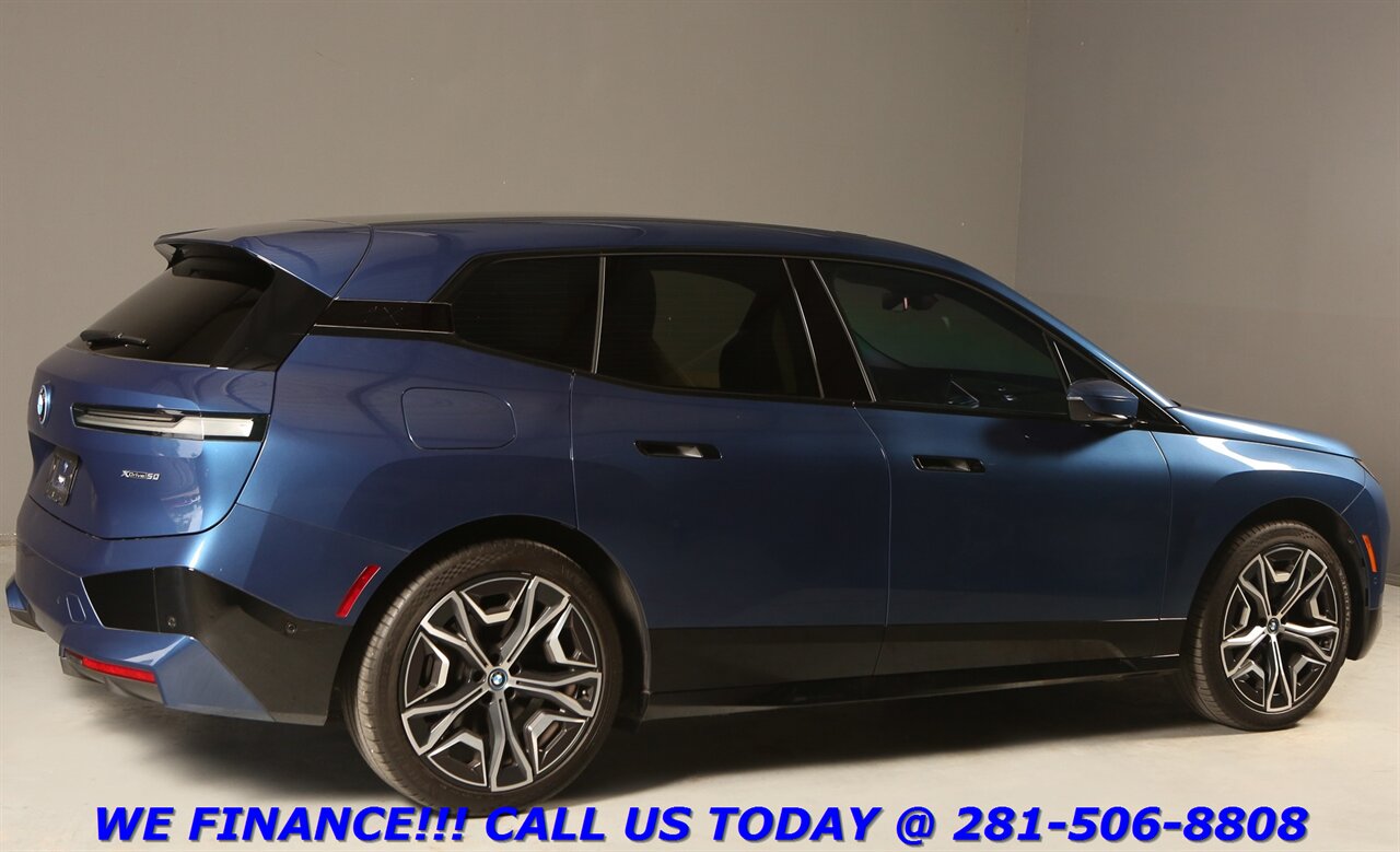 2022 BMW iX 2022 xDrive50 AWD NAV HUD PANO BLIND MASSAGE LUX - Photo 5 - Houston, TX 77031