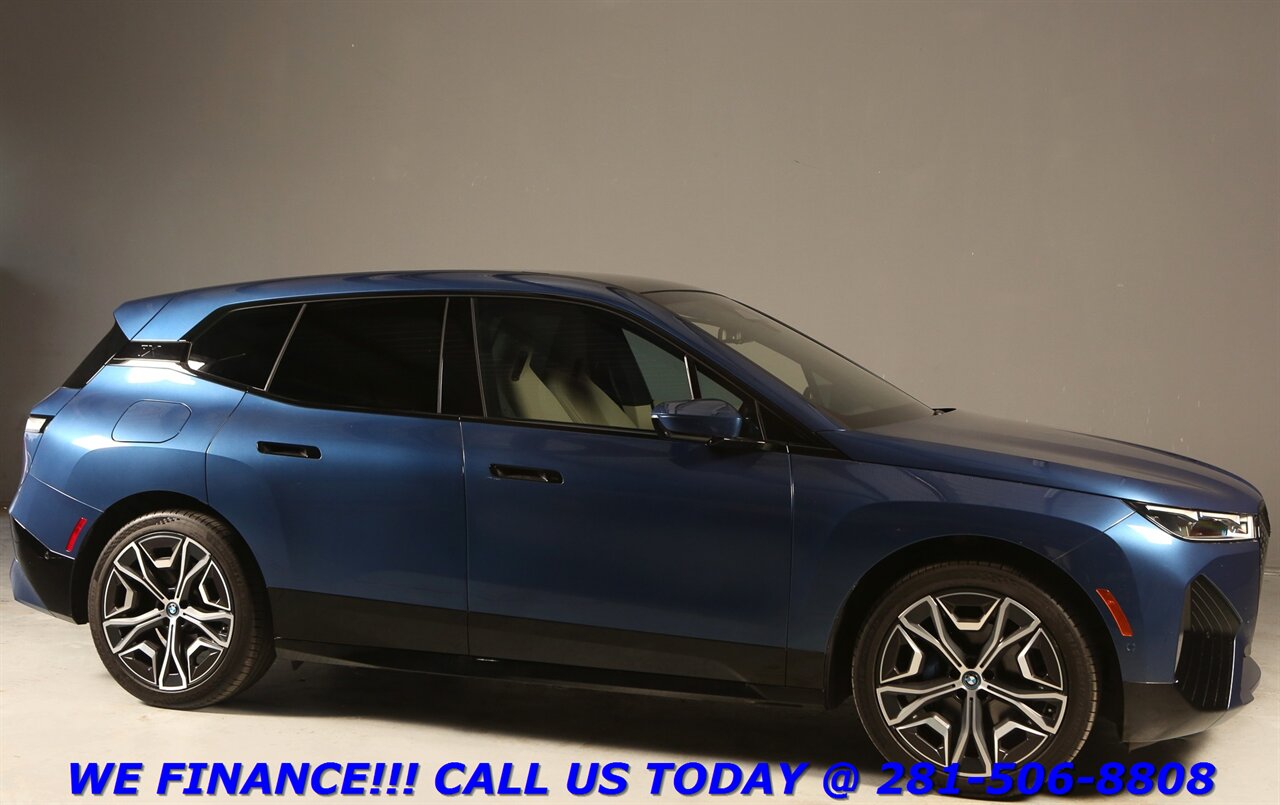 2022 BMW iX 2022 xDrive50 AWD NAV HUD PANO BLIND MASSAGE LUX - Photo 6 - Houston, TX 77031