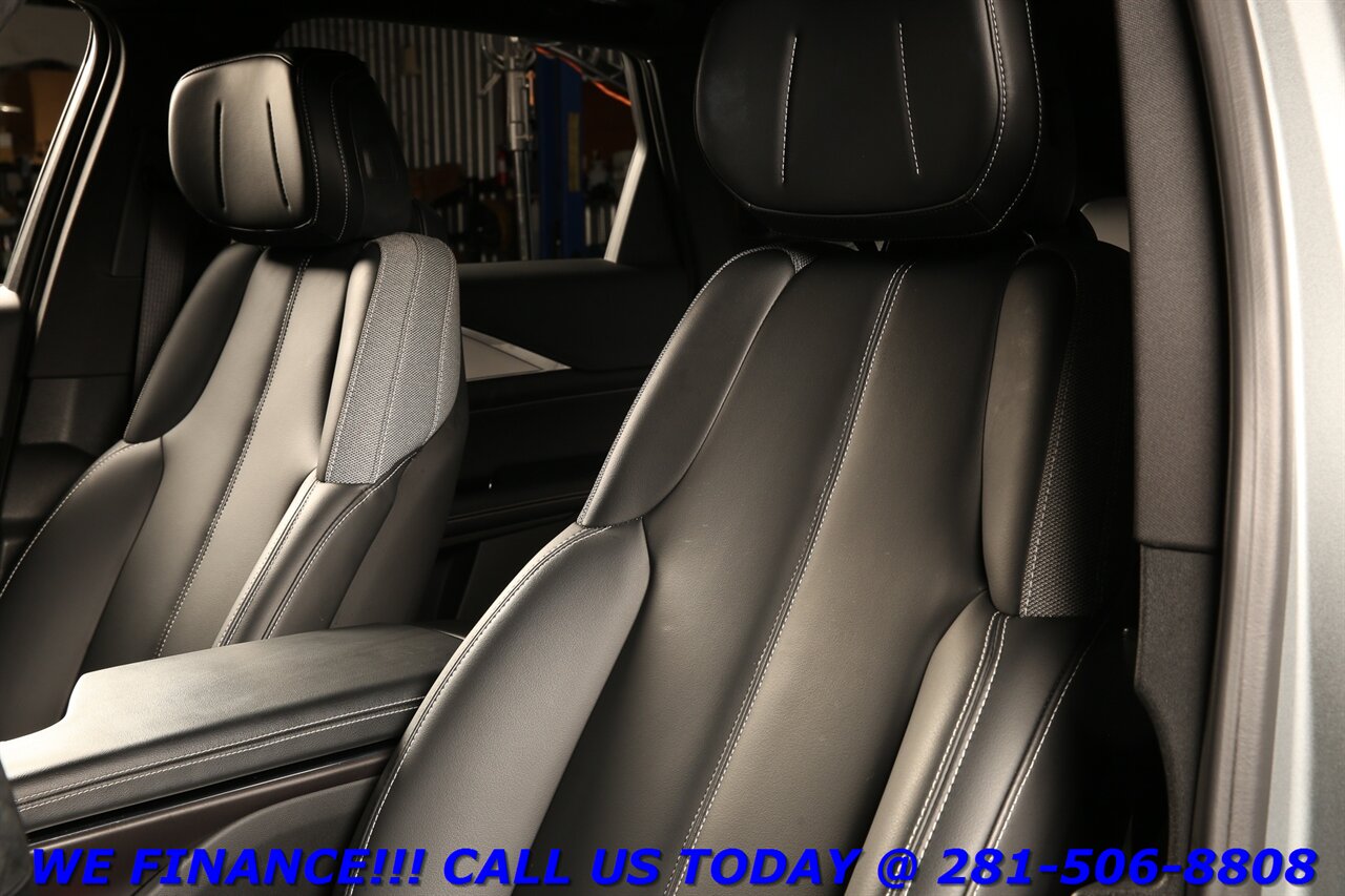 2024 Cadillac LYRIQ 2024 Tech NAV PANO ADAPT BLIND 25K MLS!!   - Photo 12 - Houston, TX 77031