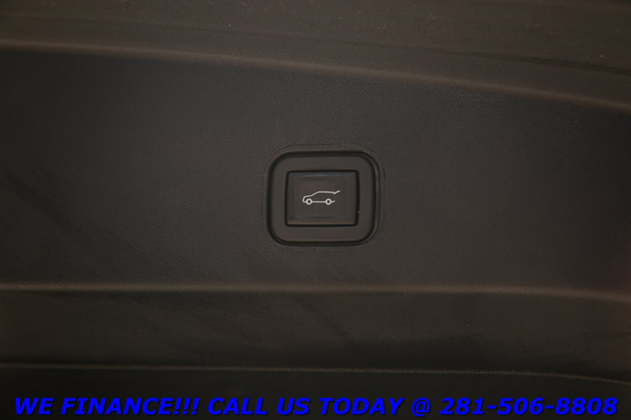 2024 Cadillac LYRIQ 2024 Tech NAV PANO ADAPT BLIND 25K MLS!!   - Photo 23 - Houston, TX 77031