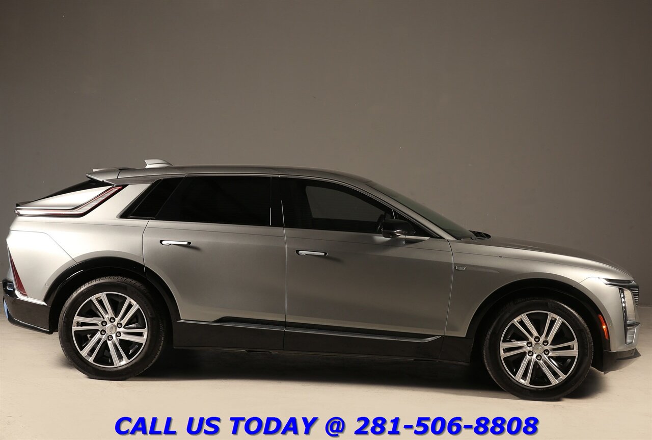 2024 Cadillac LYRIQ 2024 Tech NAV PANO ADAPT BLIND 25K MLS!! - Photo 6 - Houston, TX 77031
