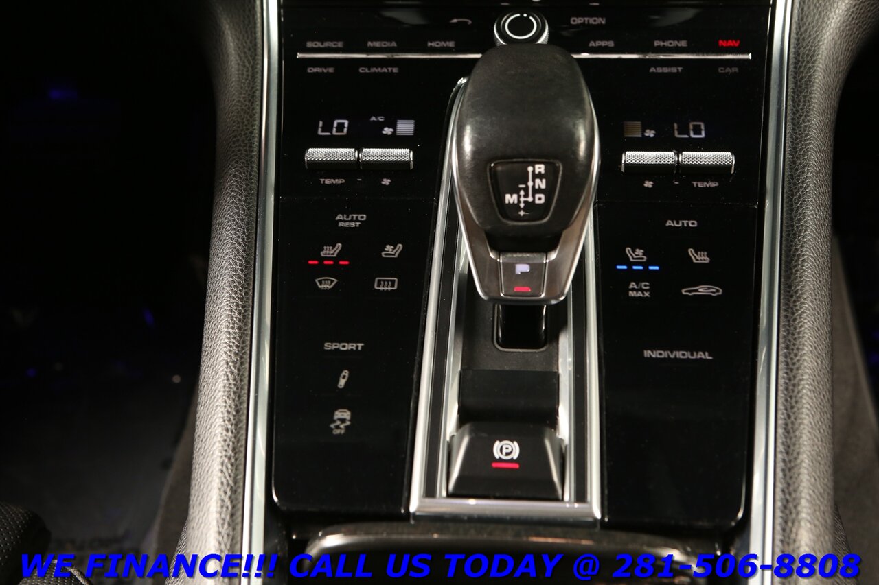 2017 Porsche Panamera 2017 PREM PLUS PKG NAV SUN ADAPTIVE AMBIENT BIRCH   - Photo 17 - Houston, TX 77031