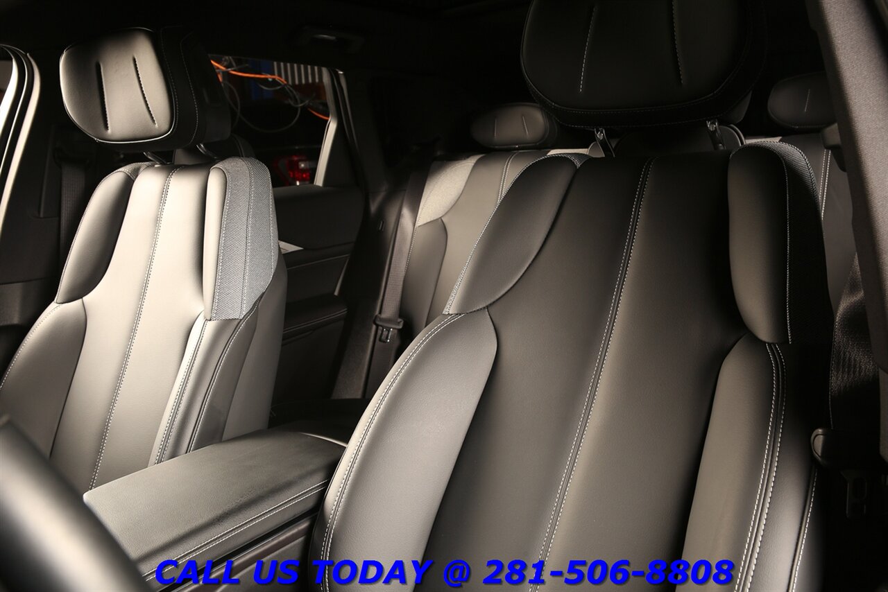 2024 Cadillac LYRIQ 2024 Tech NAV PANO ADAPT CRUISE BLIND 17K MLS!!!   - Photo 13 - Houston, TX 77031