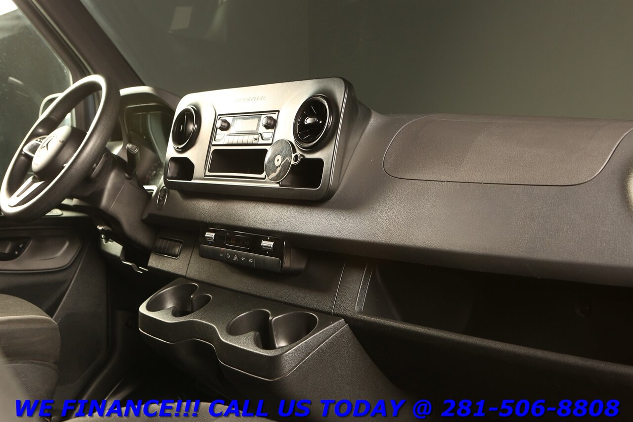 2019 Mercedes-Benz Sprinter 2019 2500 DIESEL CARGO VAN HIGH ROOF COMMERCIAL - Photo 16 - Houston, TX 77031