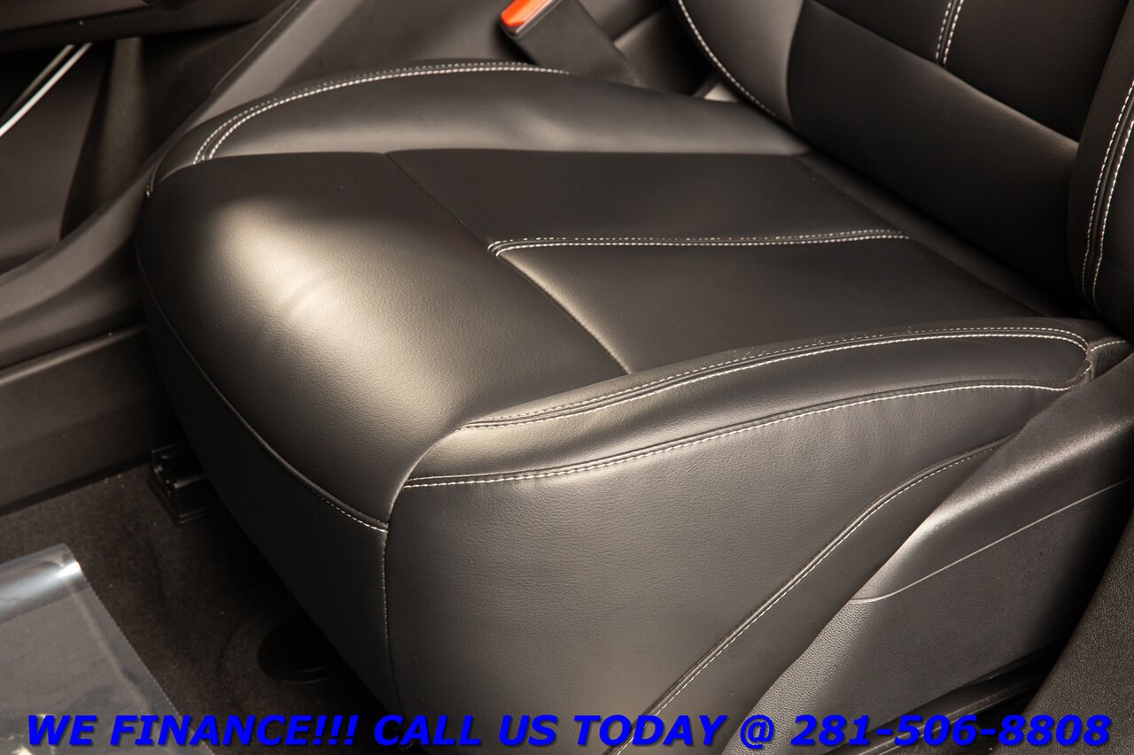 2024 Cadillac LYRIQ 2024 Tech AWD NAV PANO ADAPT CRUISE BLIND 31K MLS - Photo 13 - Houston, TX 77031