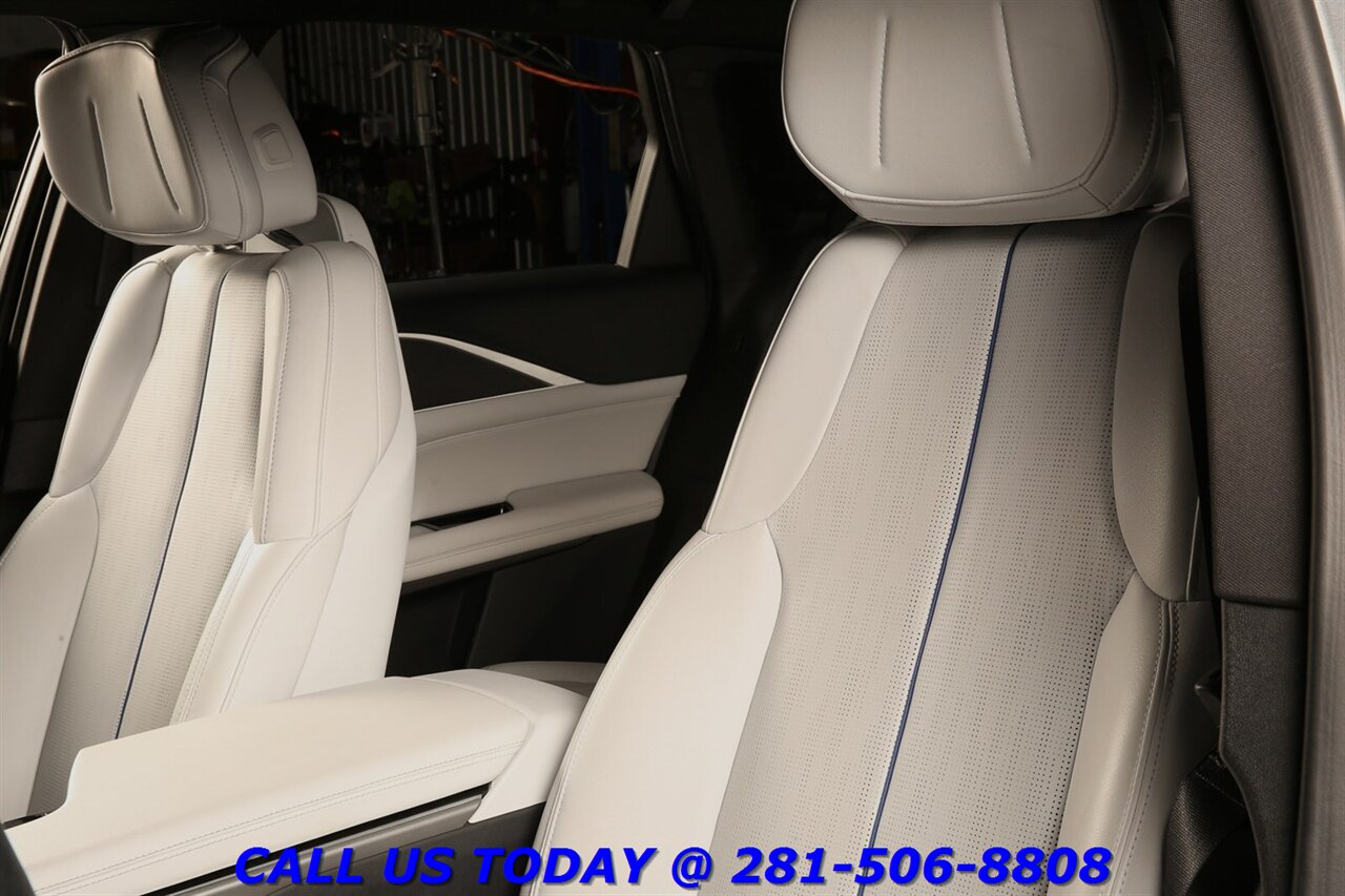 2024 Cadillac LYRIQ 2024 Luxury AWD 500HP NAV PANO ADAPT BLIND 23K MLS - Photo 13 - Houston, TX 77031