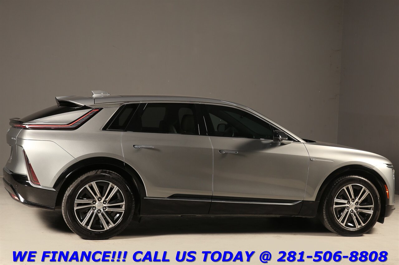 2024 Cadillac LYRIQ 2024 Luxury AWD NAV PANO ADAPT BLIND 23K MLS   - Photo 6 - Houston, TX 77031