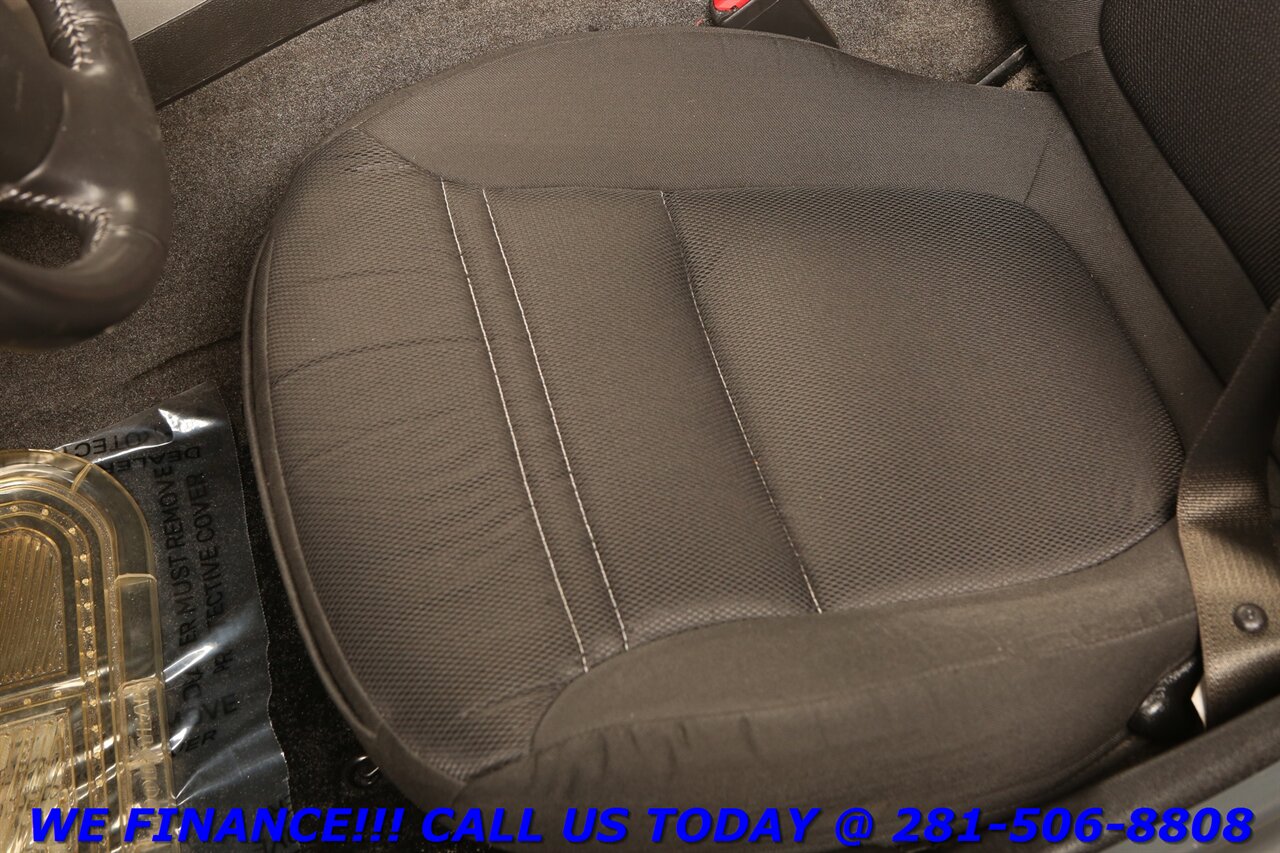 2008 Saturn Sky 2008 CONVERTIBLE CARBON FLASH XENONS 30K MLS   - Photo 12 - Houston, TX 77031