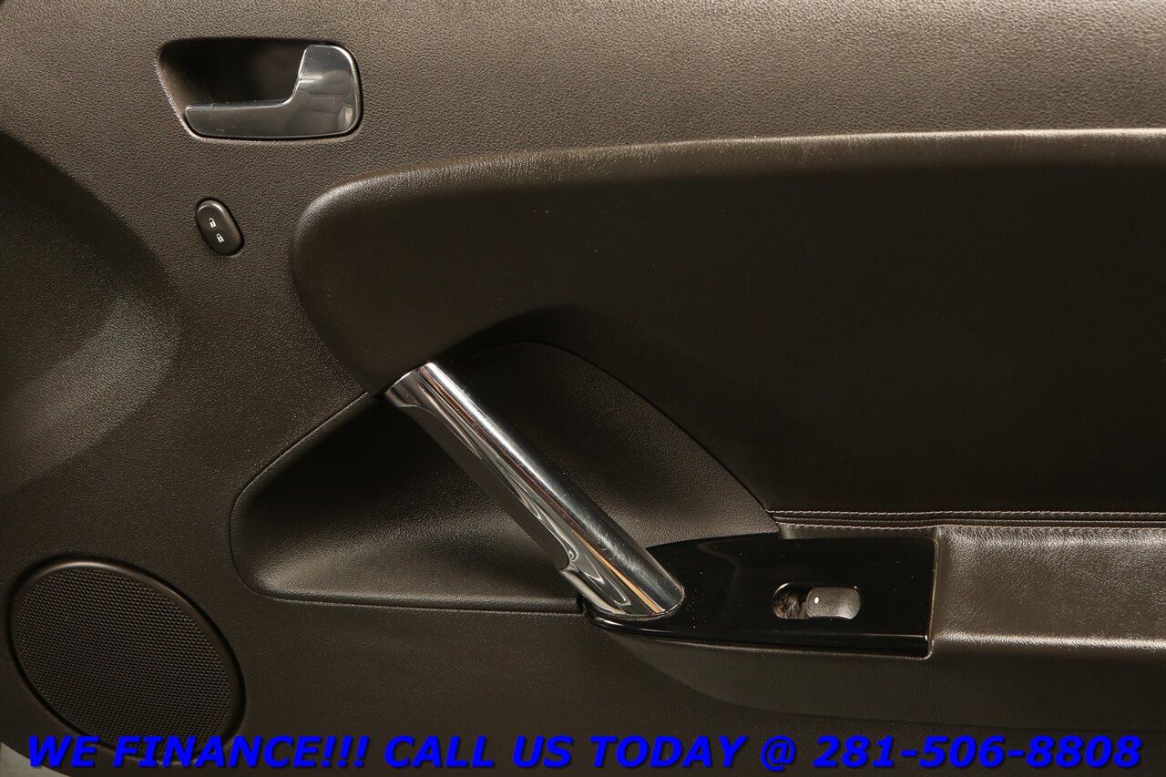 2008 Saturn Sky 2008 CONVERTIBLE CARBON FLASH XENONS 30K MLS   - Photo 18 - Houston, TX 77031