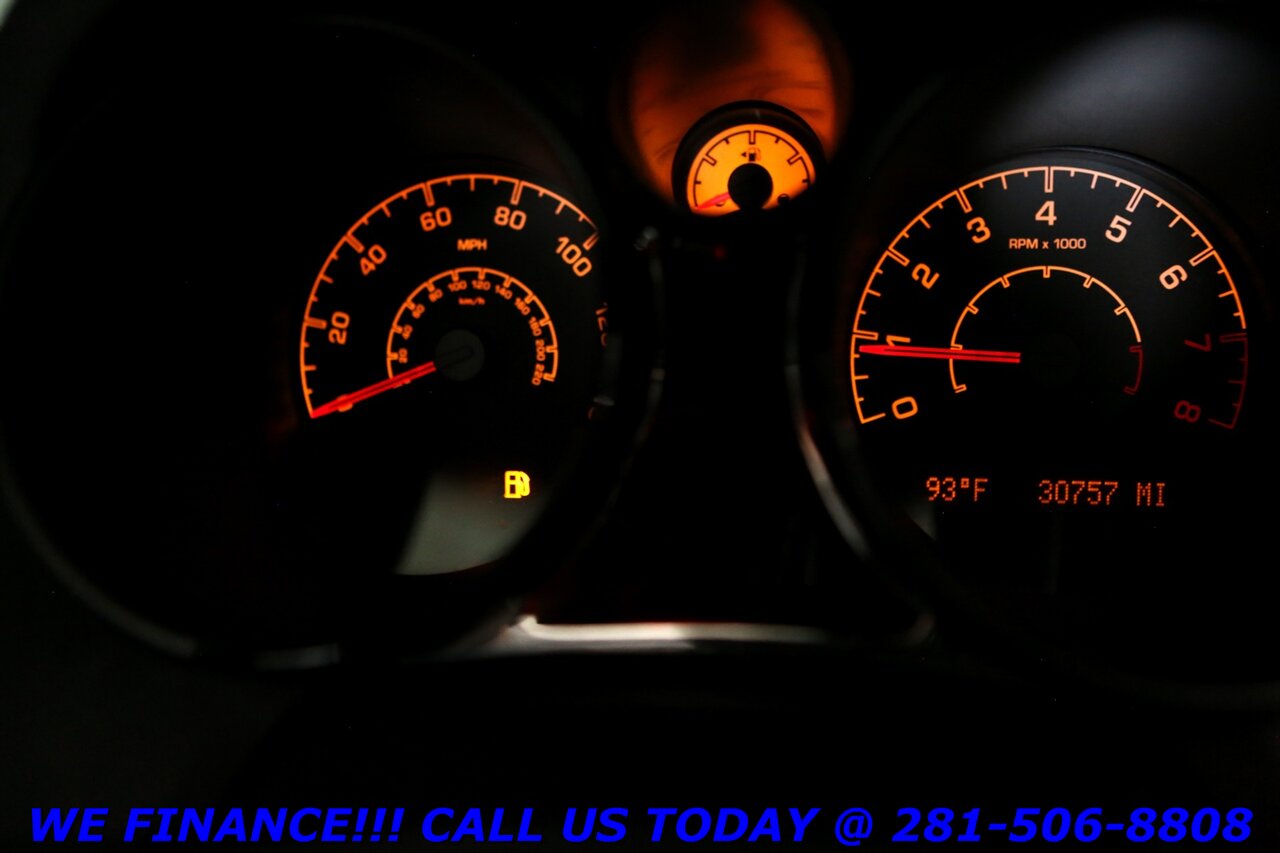 2008 Saturn Sky 2008 CONVERTIBLE CARBON FLASH XENONS 30K MLS   - Photo 14 - Houston, TX 77031
