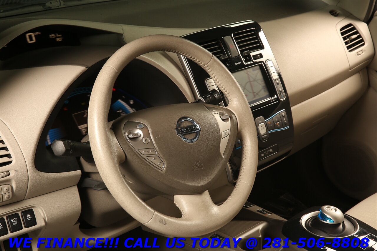 2012 Nissan LEAF 2012 SV NAV HEATSEAT KEYLES BLUETOOTH 51K MLS - Photo 10 - Houston, TX 77031
