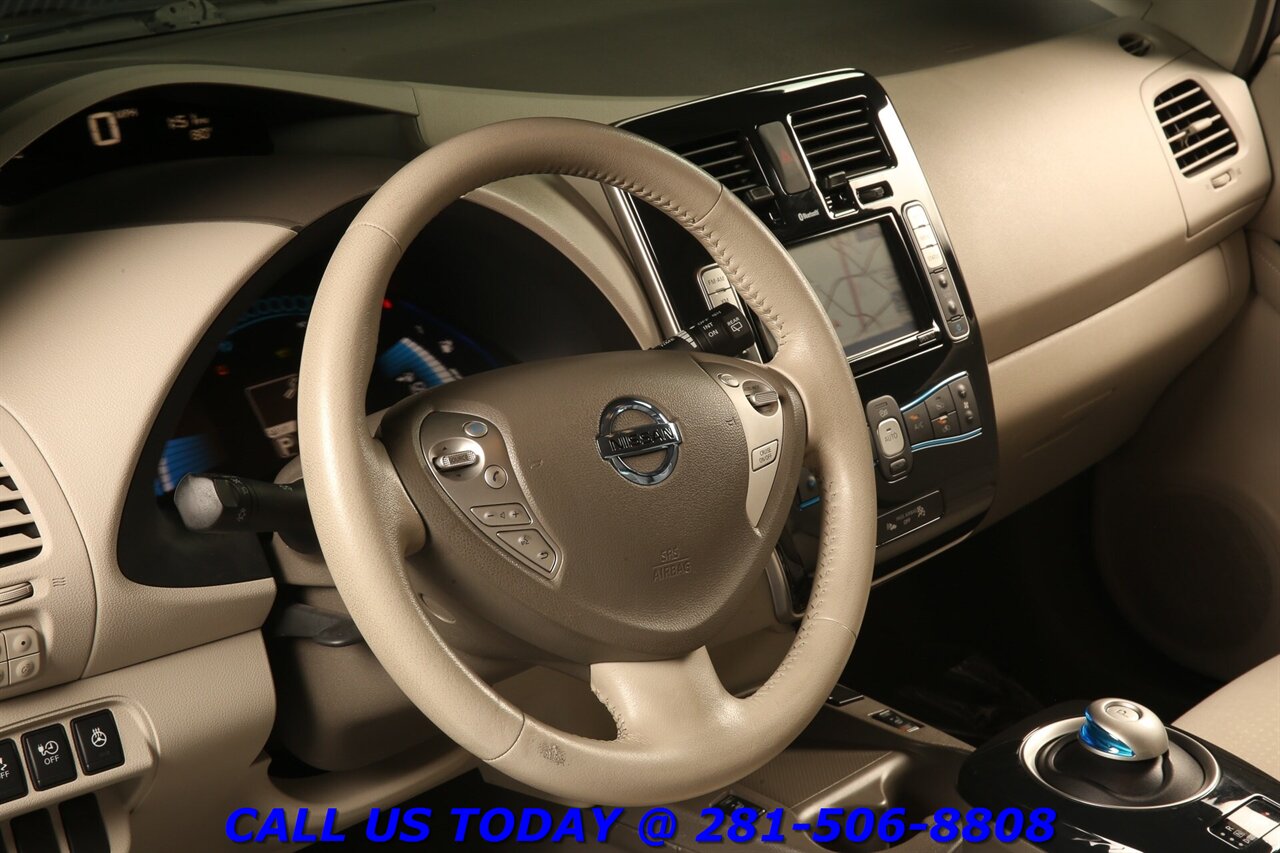 2012 Nissan LEAF 2012 SV NAV HEATSEAT KEYLES BLUETOOTH 51K MLS - Photo 10 - Houston, TX 77031