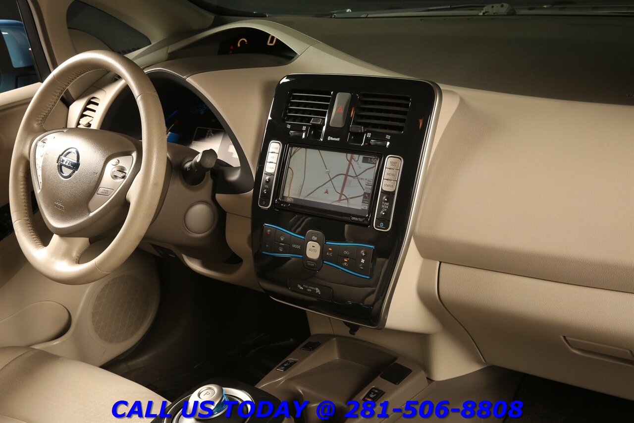 2012 Nissan LEAF 2012 SV NAV HEATSEAT KEYLES BLUETOOTH 51K MLS - Photo 18 - Houston, TX 77031