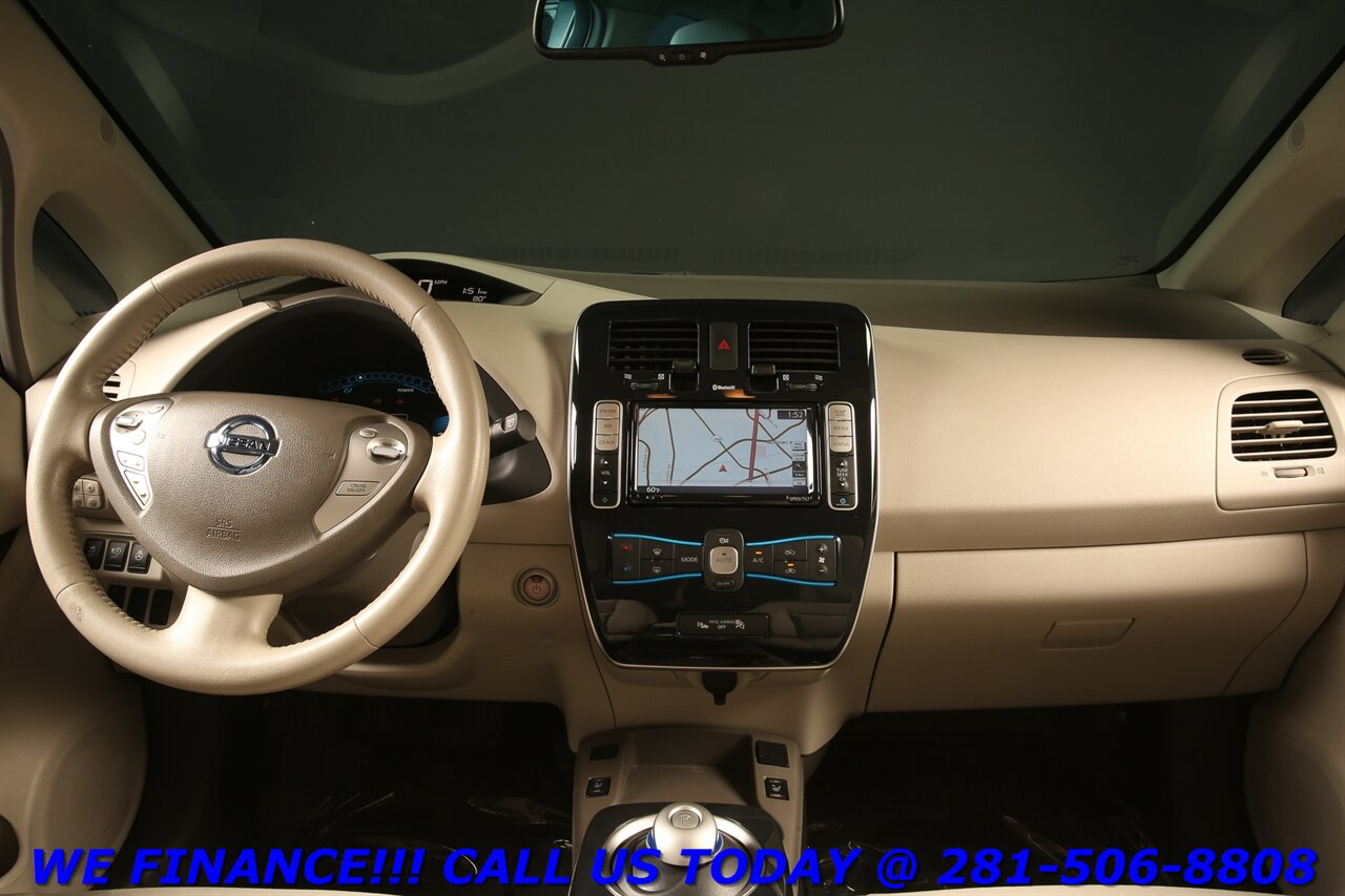 2012 Nissan LEAF 2012 SV NAV HEATSEAT KEYLES BLUETOOTH 51K MLS - Photo 3 - Houston, TX 77031