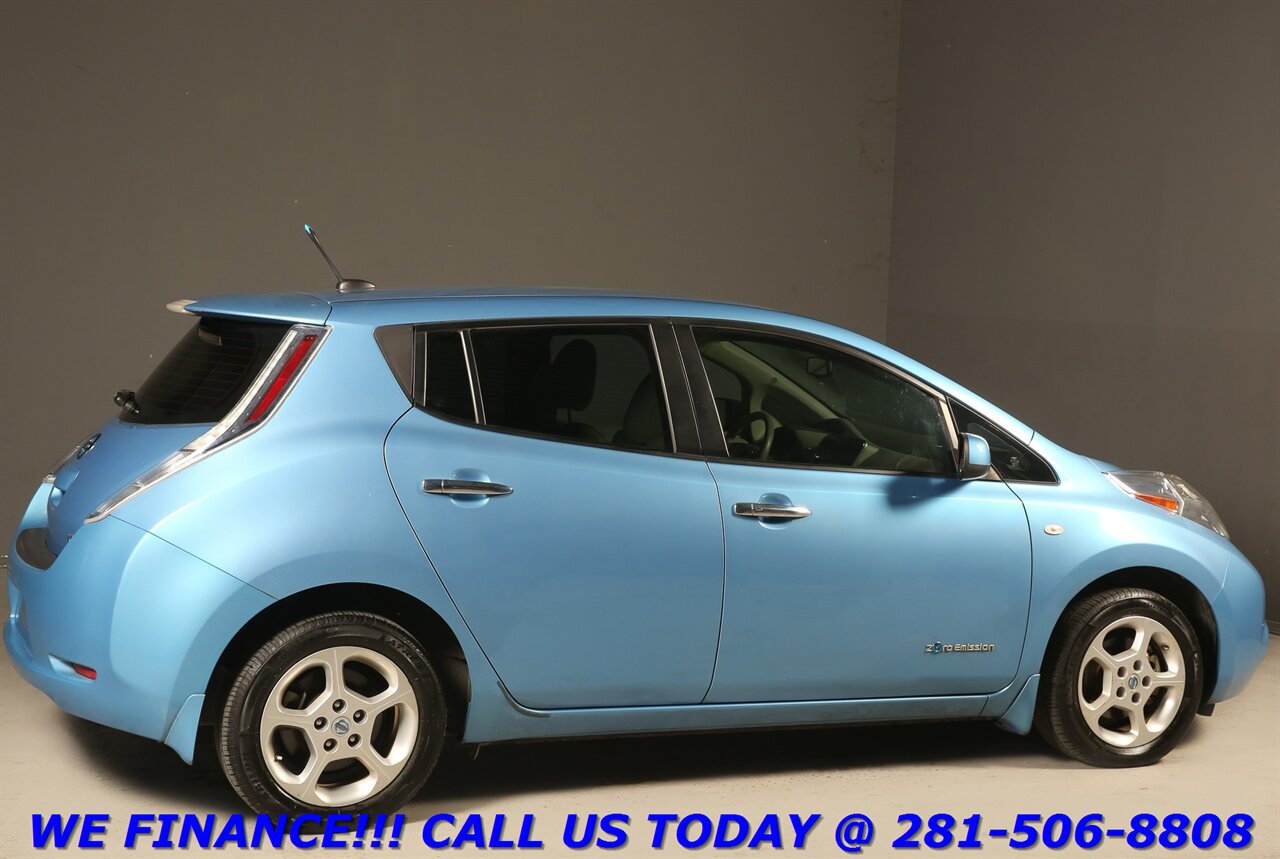 2012 Nissan LEAF 2012 SV NAV HEATSEAT KEYLES BLUETOOTH 51K MLS - Photo 6 - Houston, TX 77031