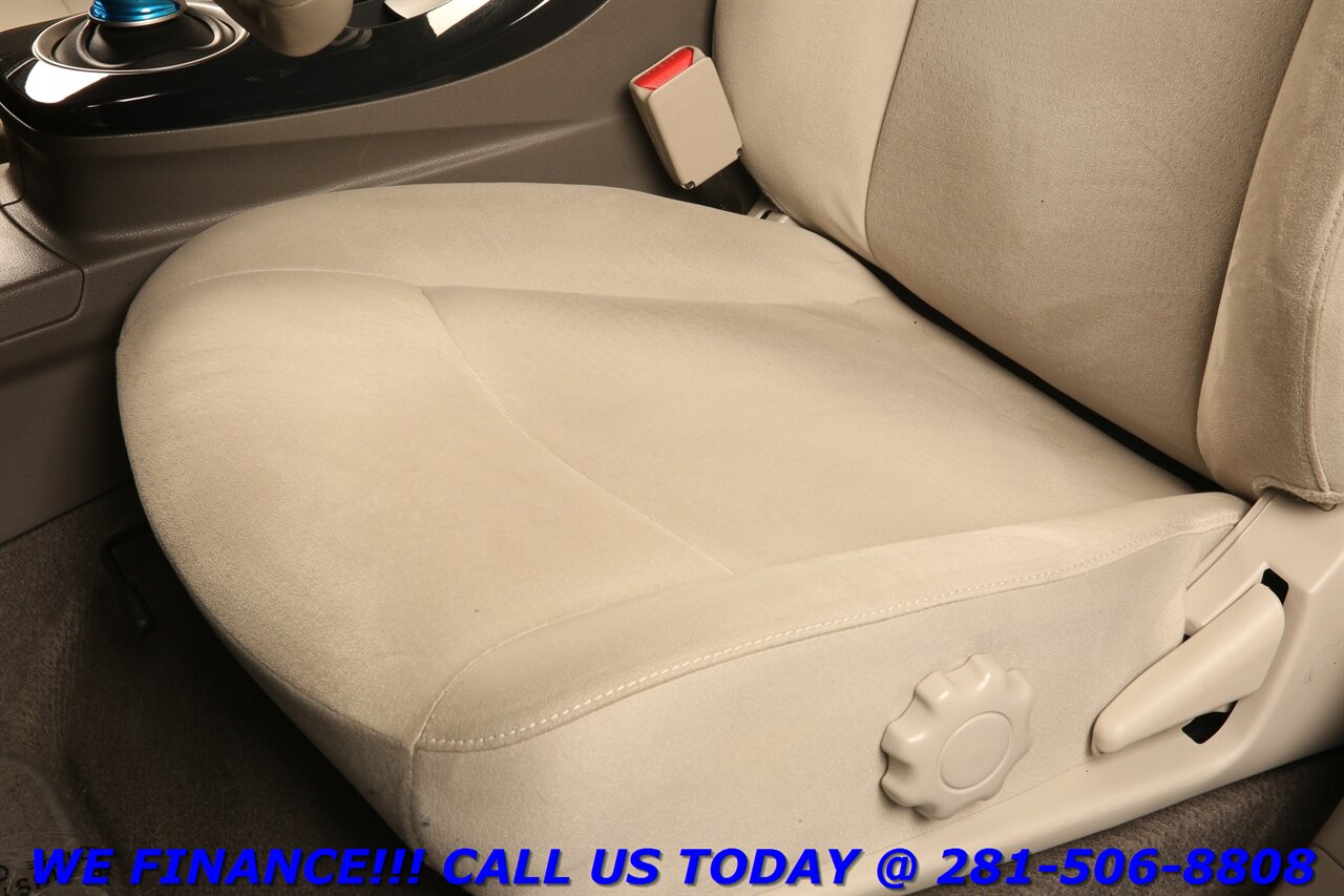2012 Nissan LEAF 2012 SV NAV HEATSEAT KEYLES BLUETOOTH 51K MLS - Photo 12 - Houston, TX 77031