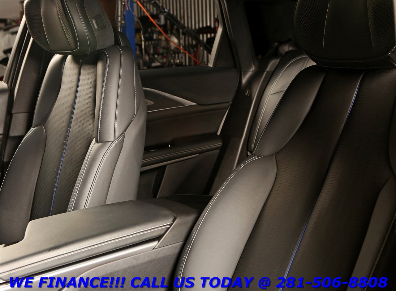 2024 Cadillac LYRIQ 2024 Sport 2 NAV PANO ADAPT BLIND MASSAGE 19KW UPG   - Photo 13 - Houston, TX 77031