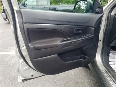 2015 Mitsubishi Outlander Sport ES - Photo 11 - Madison, OH 44057