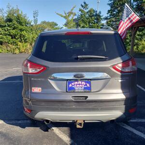 2014 Ford Escape Titanium - Photo 5 - Madison, OH 44057
