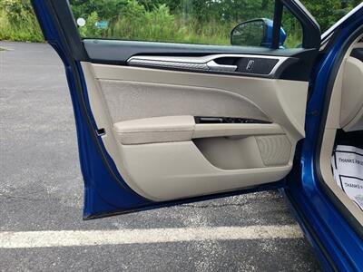 2017 Ford Fusion SE   - Photo 12 - Madison, OH 44057
