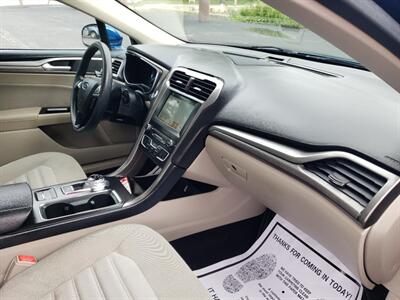 2017 Ford Fusion SE   - Photo 17 - Madison, OH 44057